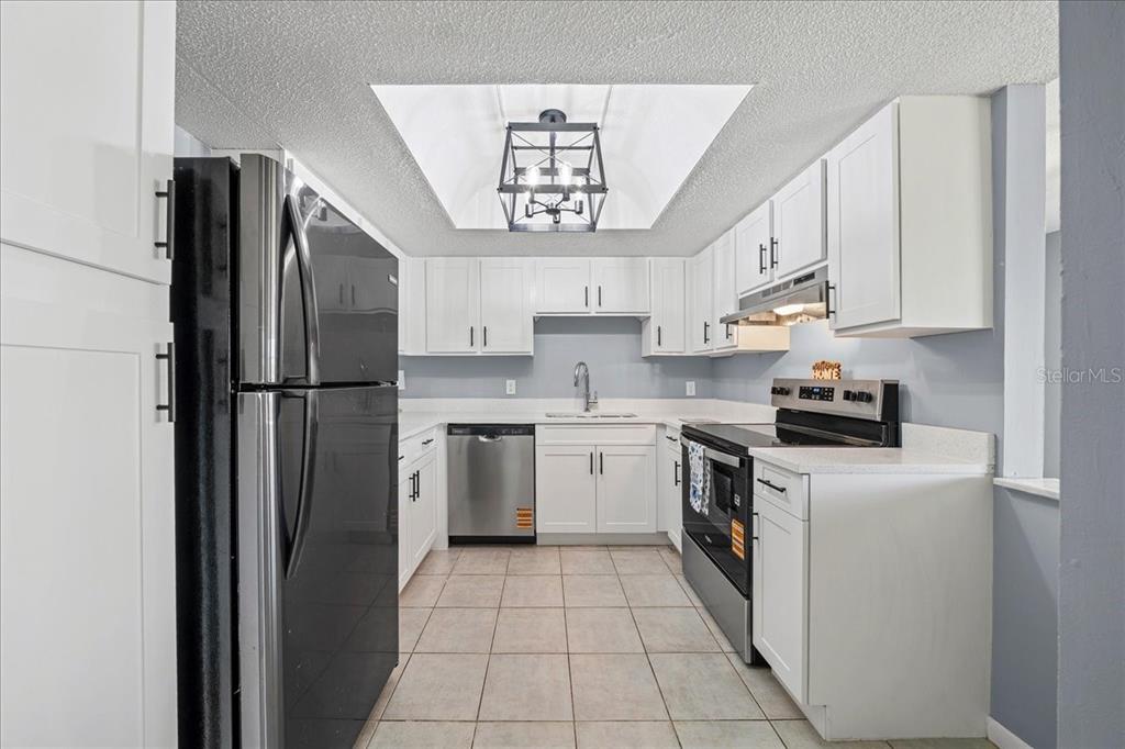 556 FAIRWAYS CIRCLE UNIT B, OCALA, FL — photo 5 of 30