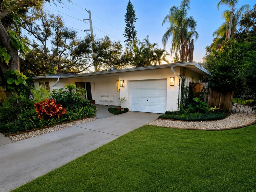 4718 CRYSTAL AVENUE