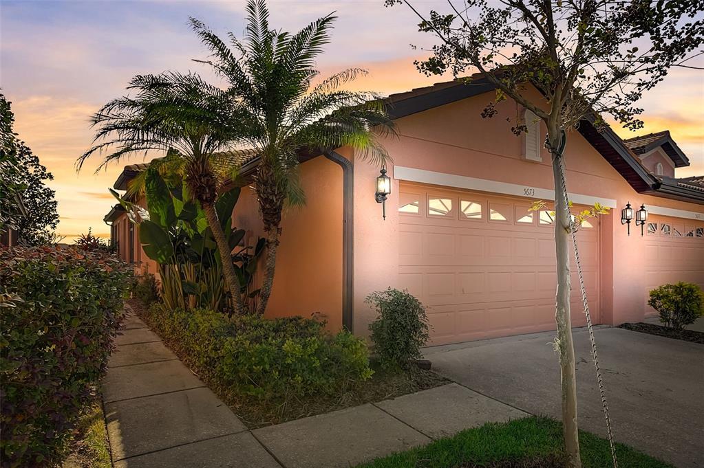 5673 SUNSET FALLS DRIVE, APOLLO BEACH, FL — photo 2 of 30