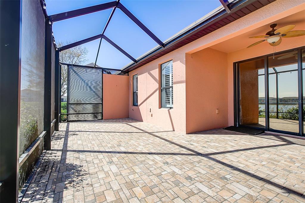 5673 SUNSET FALLS DRIVE, APOLLO BEACH, FL — photo 4 of 30