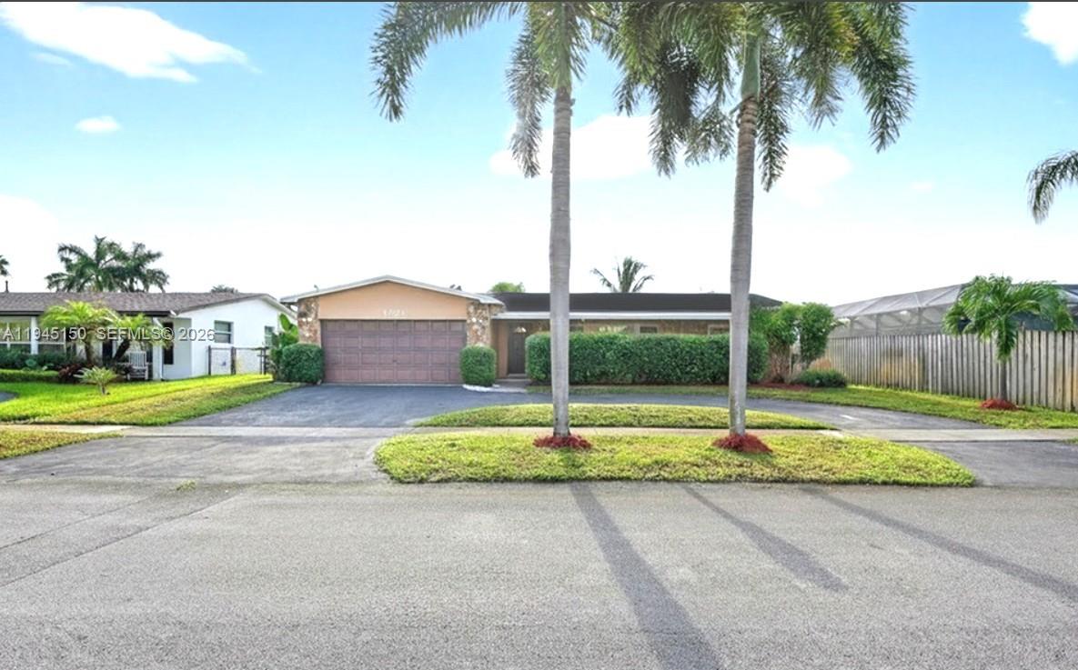 1621 nw 110 ter, Pembroke Pines FL 33026