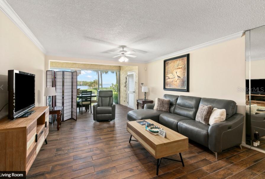 605 SUTTON PLACE UNIT 102, LONGBOAT KEY, FL — photo 2 of 30