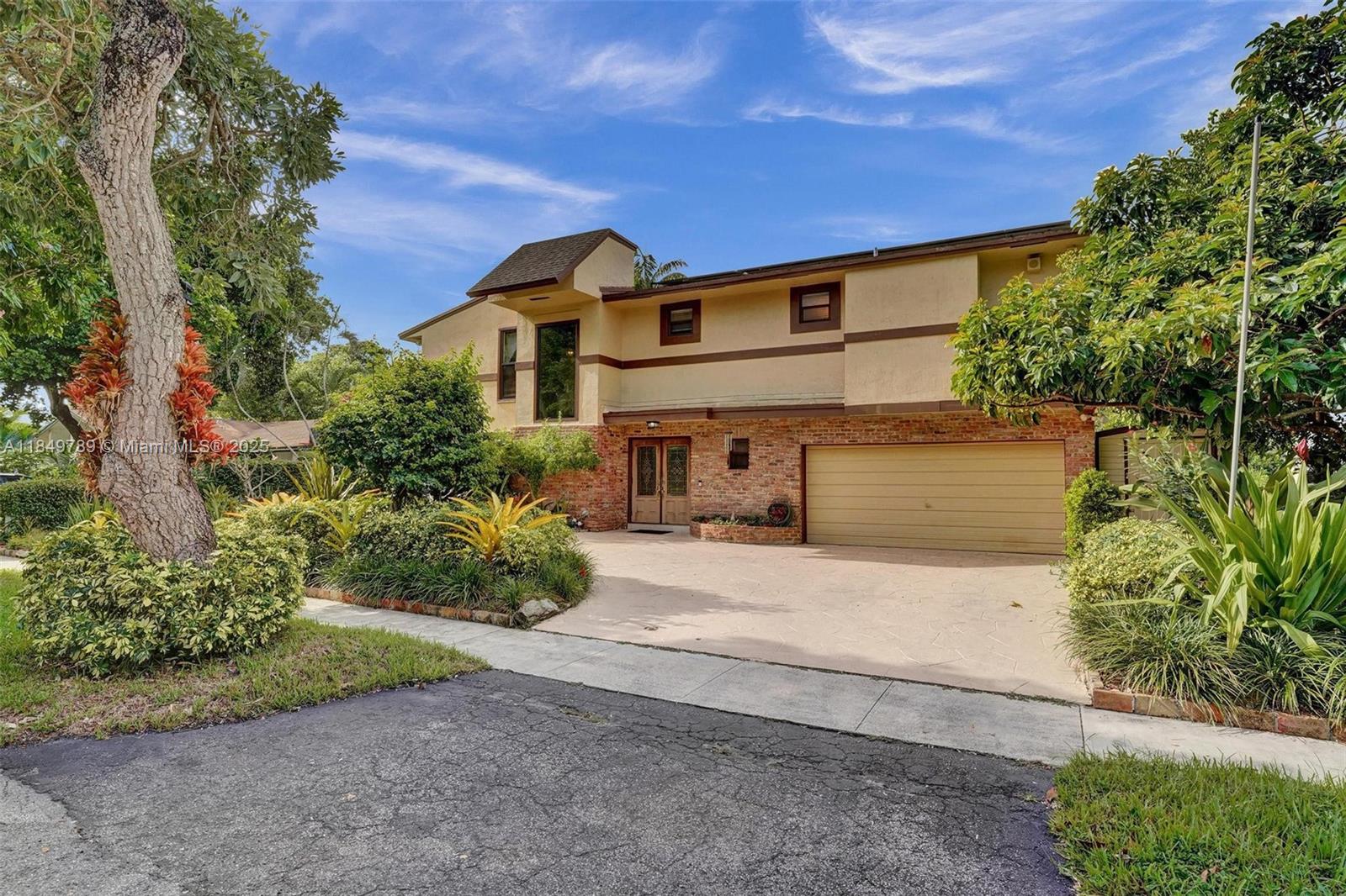 10476 SW 52nd St, Cooper City FL 33328