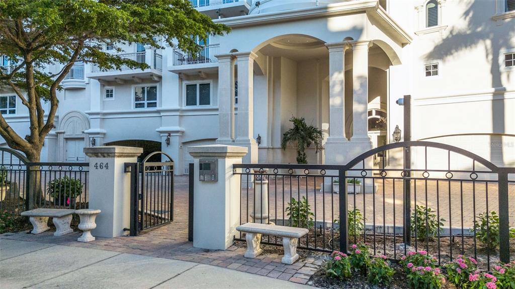 464 GOLDEN GATE POINT UNIT 403, SARASOTA, FL — photo 5 of 30