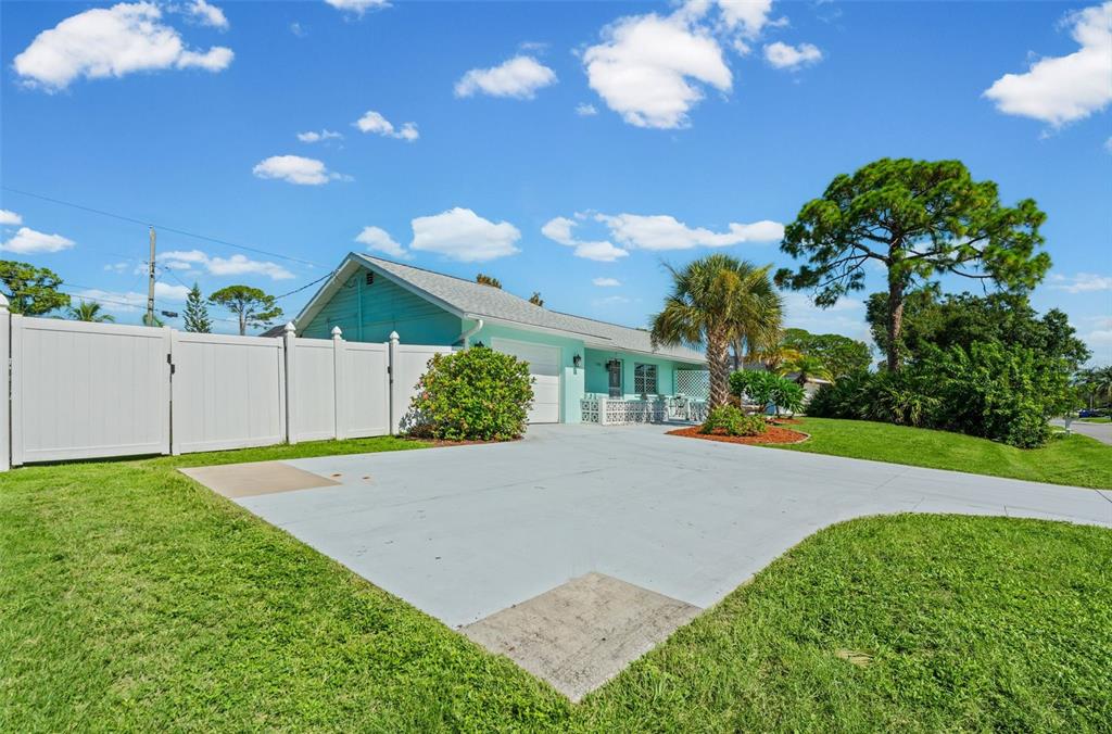 5988 MARIGOLD ROAD, VENICE, FL — photo 4 of 30