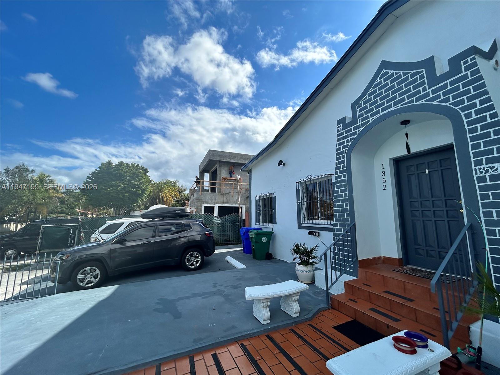 1352 SW 16th St, Miami FL 33145