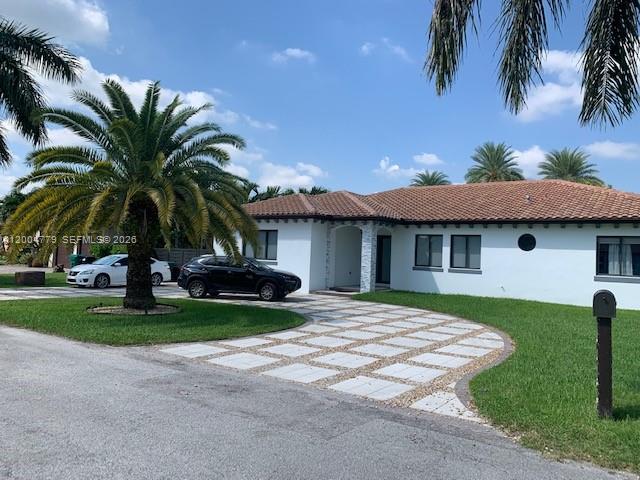 MIAMI, FL — photo 2 of 26