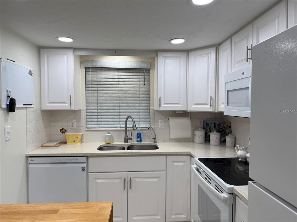 1100 E BAY DRIVE UNIT 95, LARGO, FL — photo 5 of 30