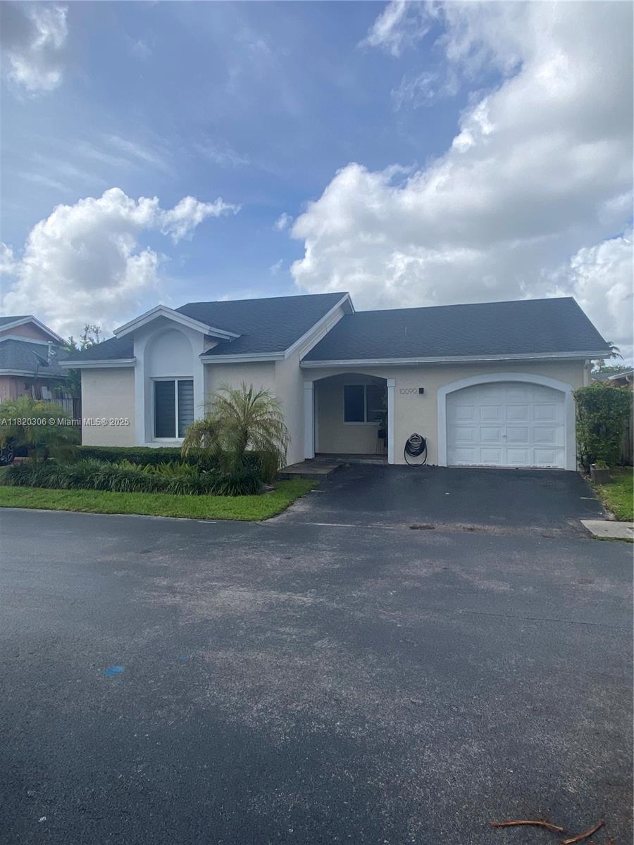 10090 NW 57th St, Doral FL 33178