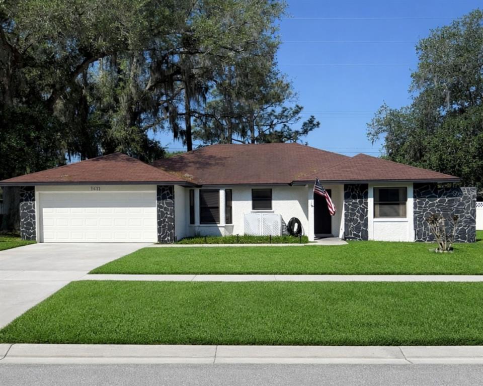 1413 SANDALWOOD DRIVE