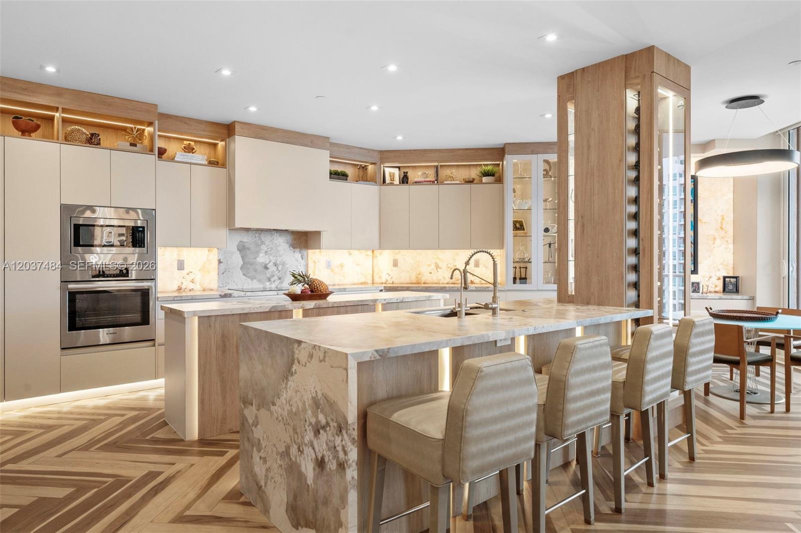 60 Edgewater Dr # 11F, Coral Gables FL 33133