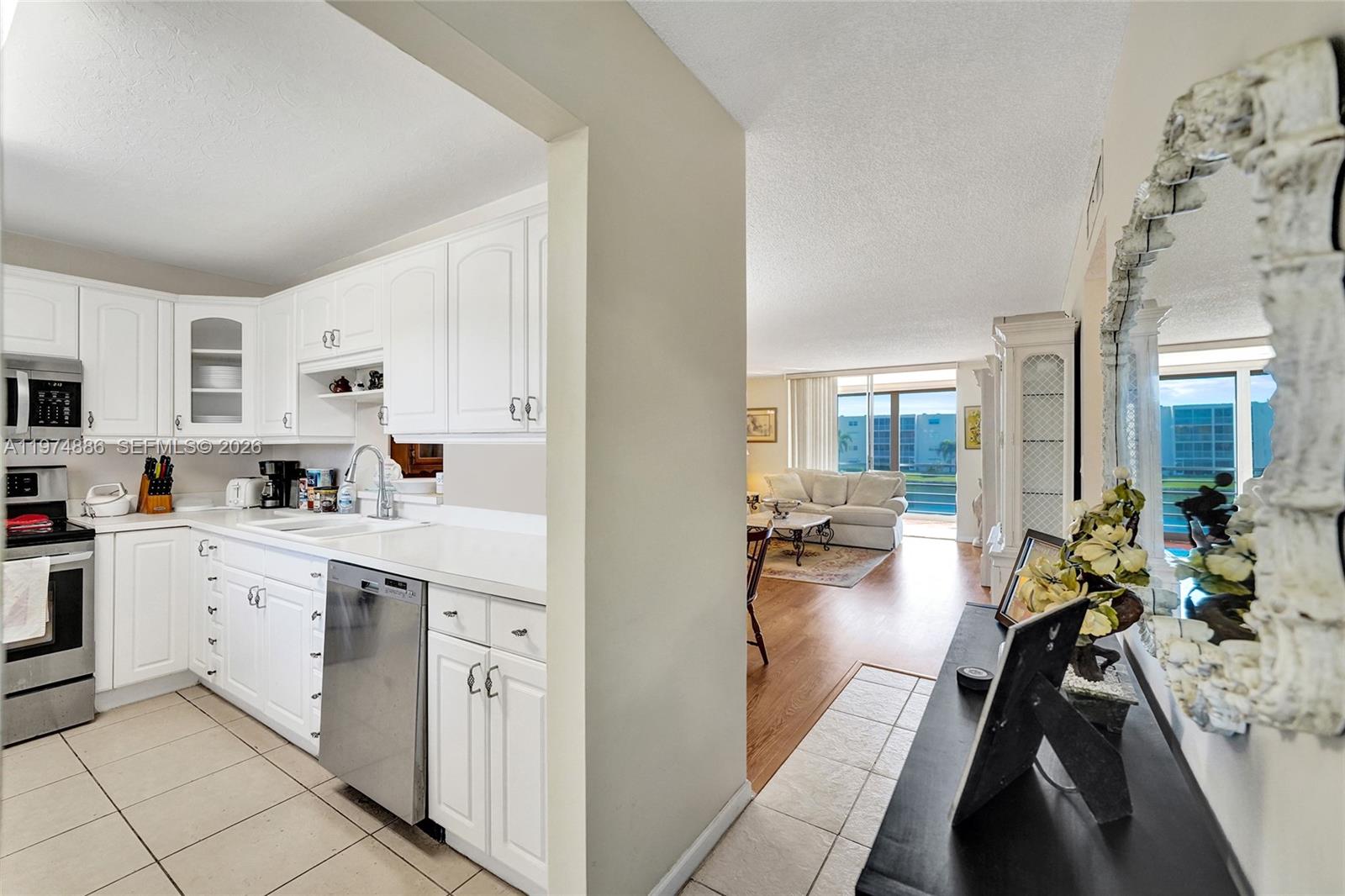 324 SE 10th St # 208, Dania Beach FL 33004