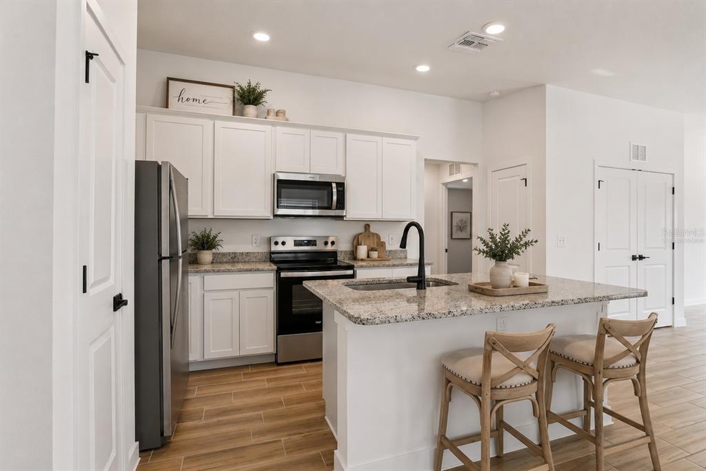 7166 CANOPY LANE, LAKELAND, FL — photo 3 of 9