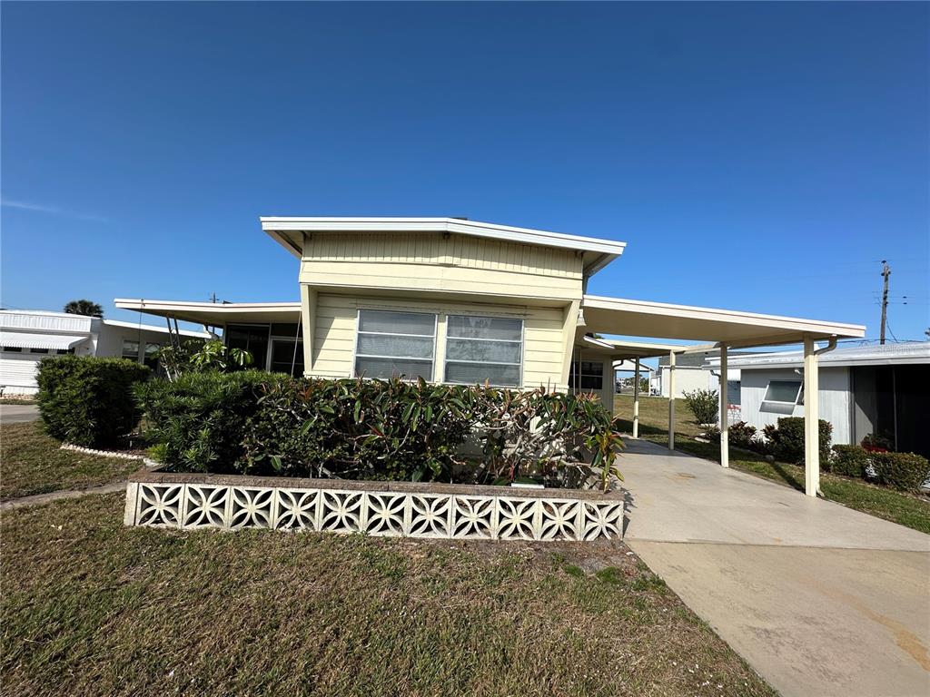 230 OUTER DRIVE