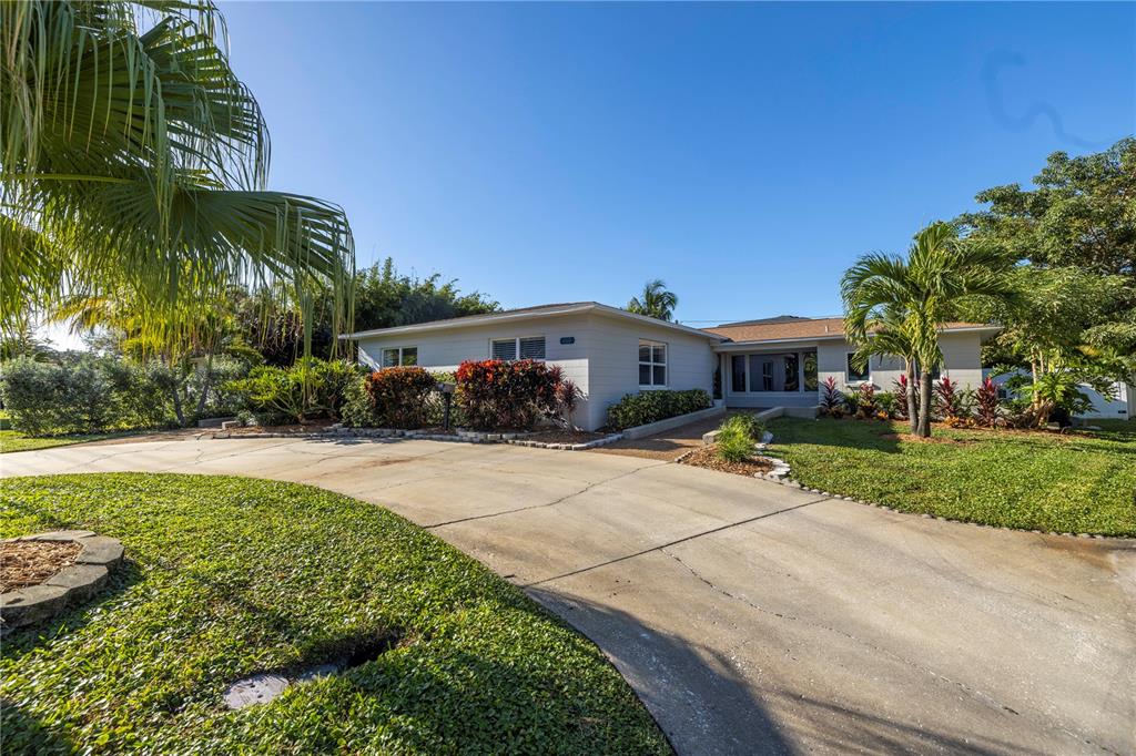 610 CORDOVA BOULEVARD NE, ST PETERSBURG, FL — photo 2 of 30