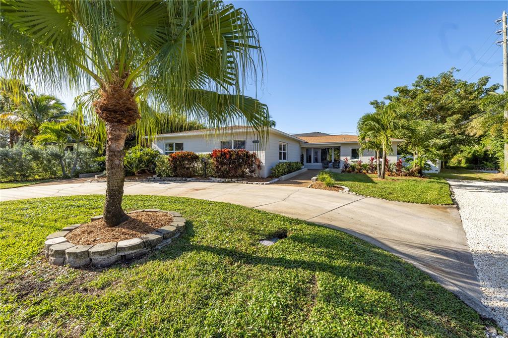 610 CORDOVA BOULEVARD NE, ST PETERSBURG, FL — photo 4 of 30