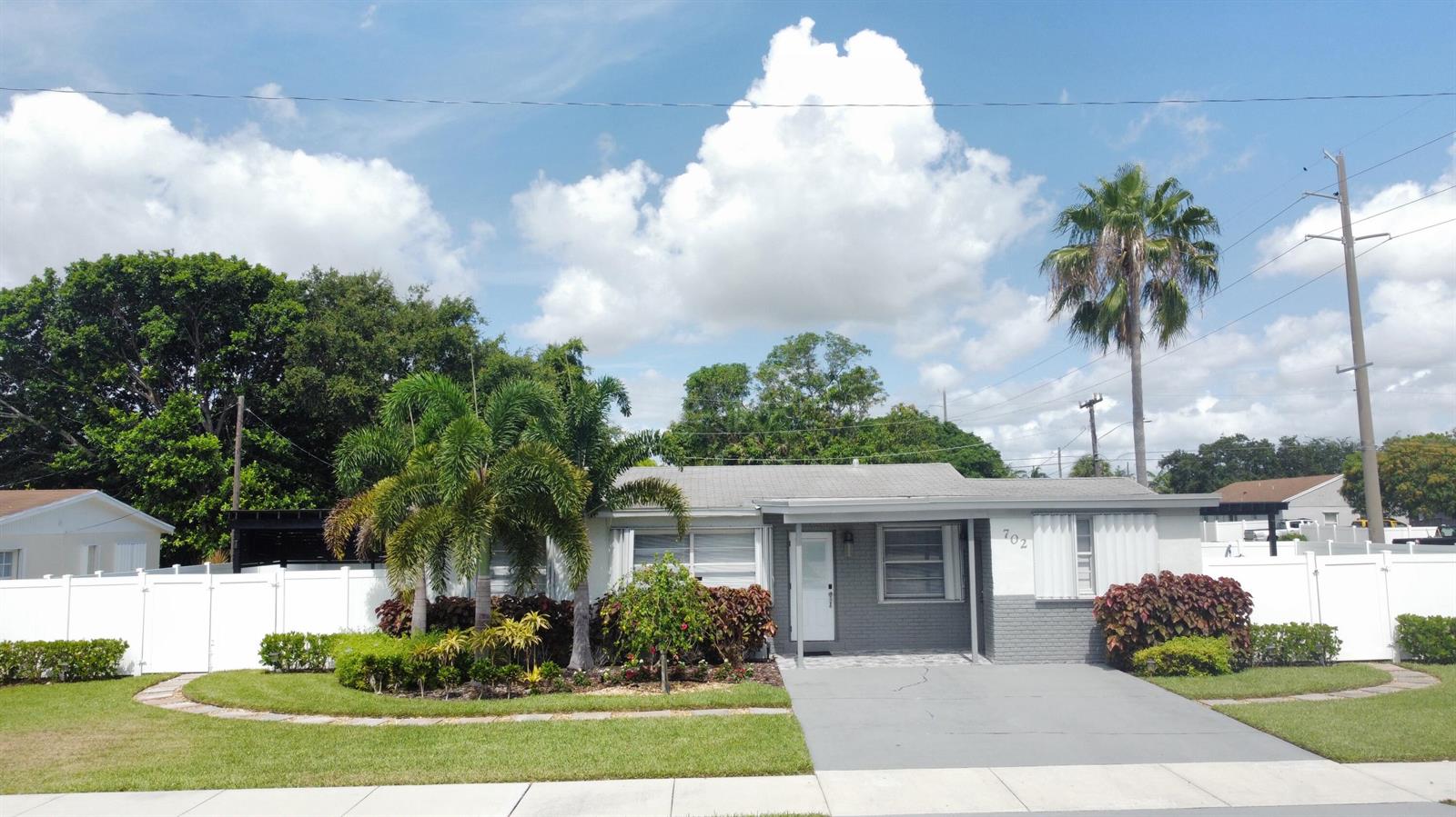 702 SW 1st Street, Delray Beach FL 33444