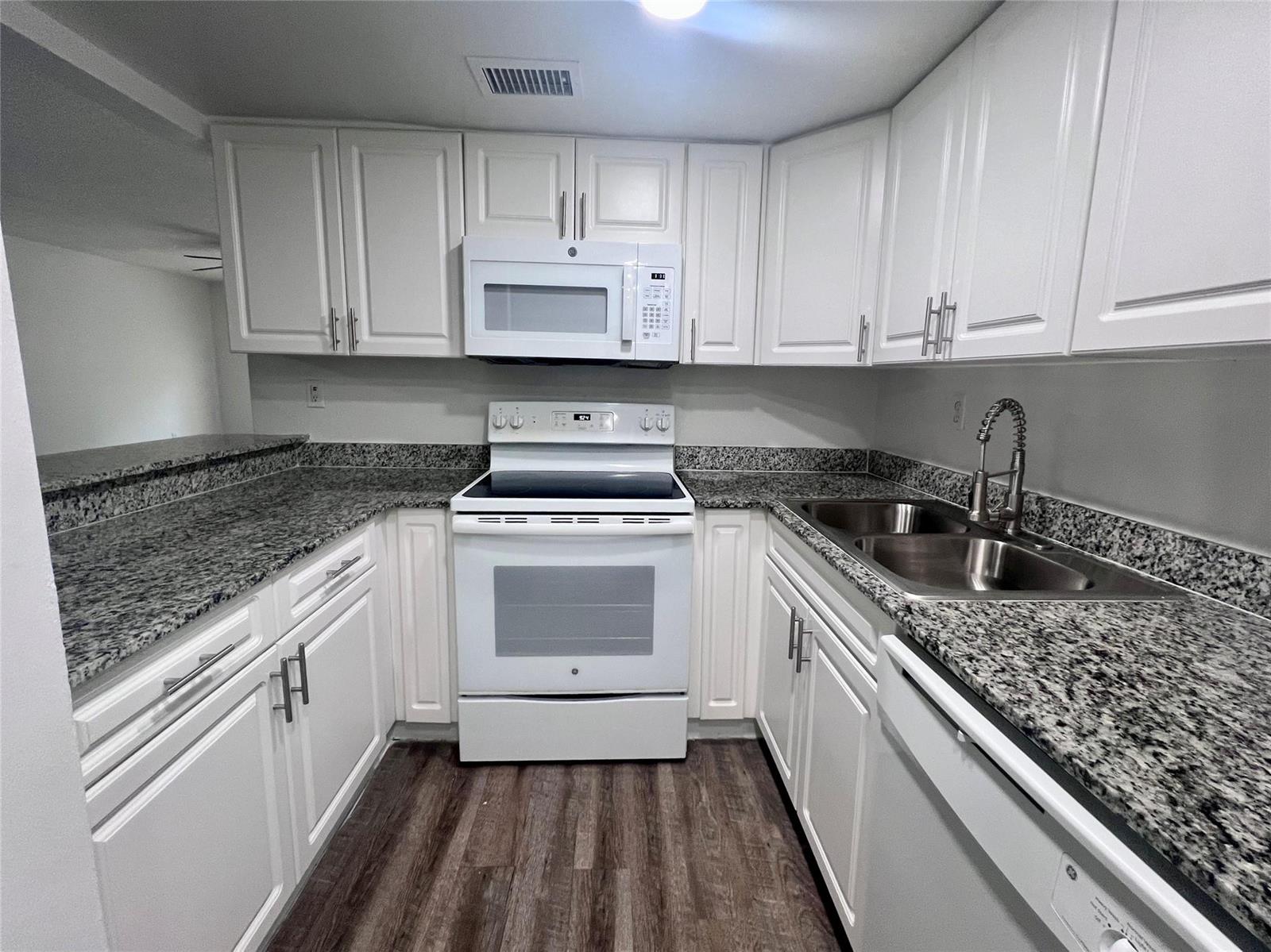 17350 NW 68th Avenue # 403, Hialeah FL 33015