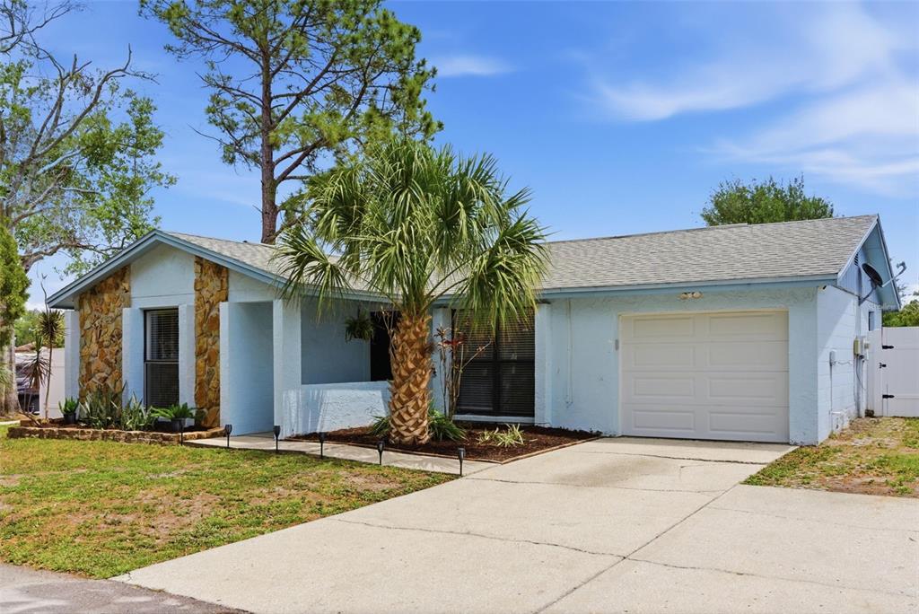 7507 WOODLAND OAKS COURT