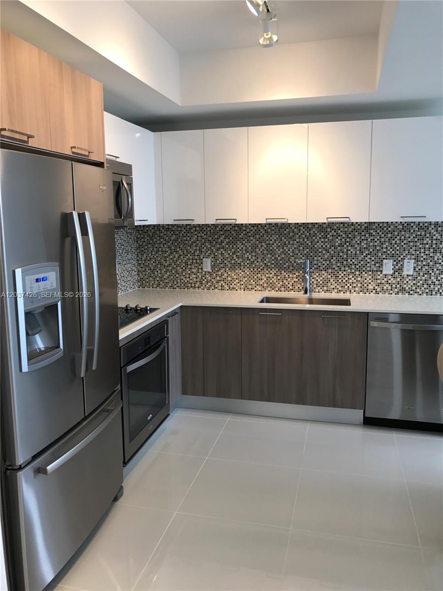 5300 NW 85 AVE # 703, Doral FL 33166