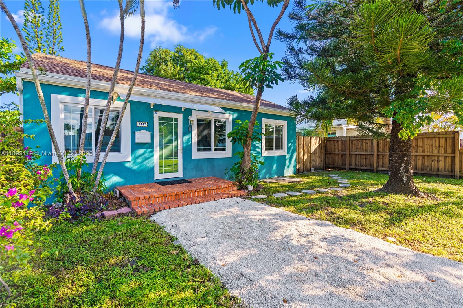 2447 Wilson St, Hollywood FL 33020