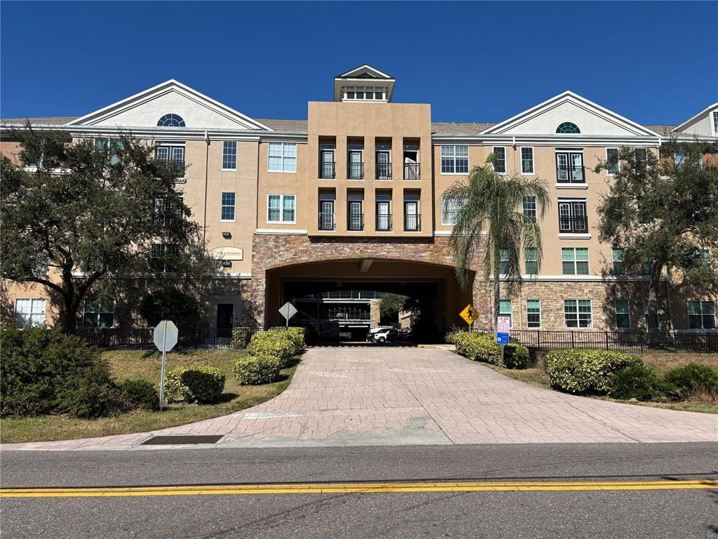 4221 W SPRUCE STREET UNIT 1418