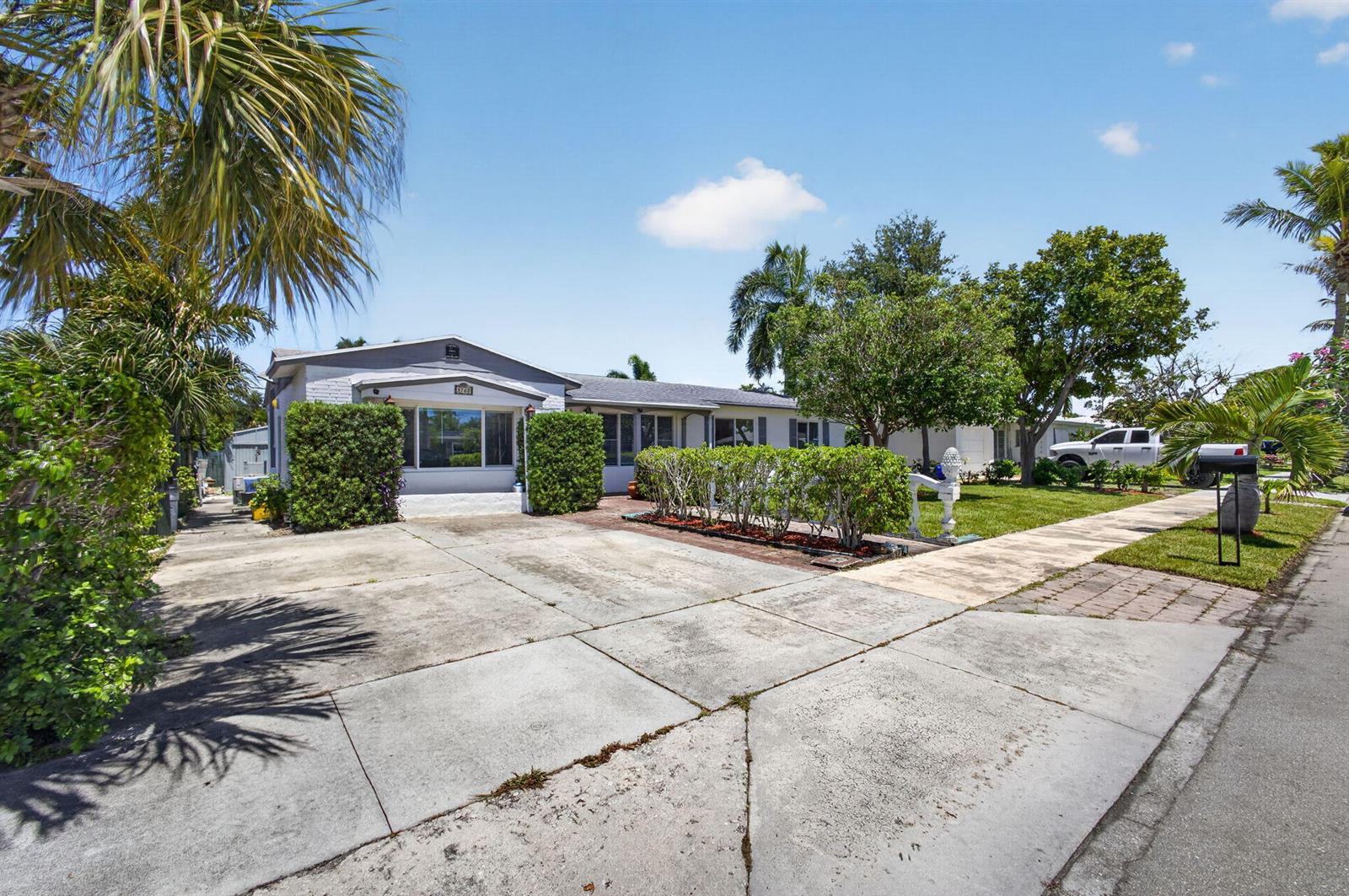 1762 15th Avenue N, FL 33460