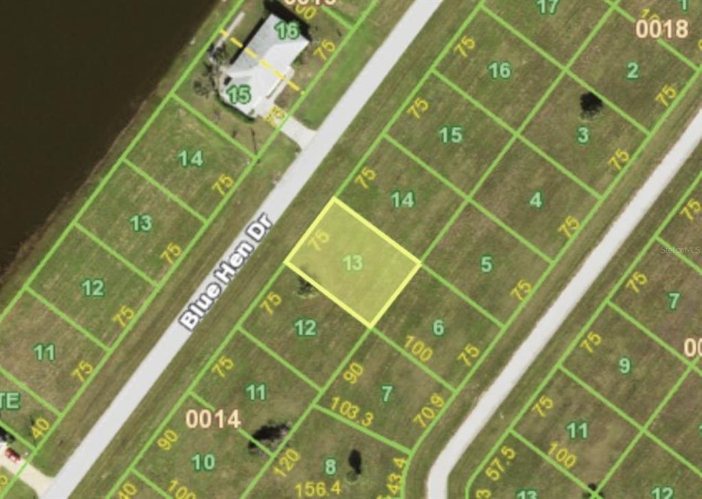 This is a map showing a highlighted parcel of land among several numbered lots — 28 BLUE HEN DRIVE, PLACIDA, FL