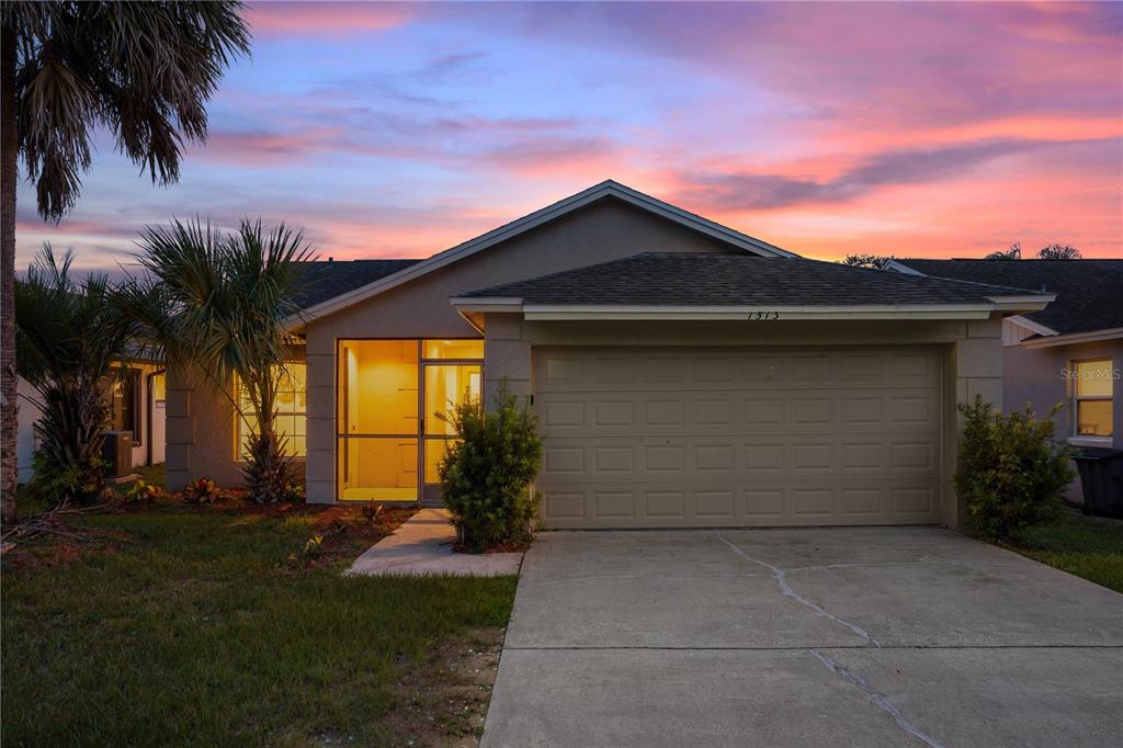 1513 INDIAN OAKS TRAIL