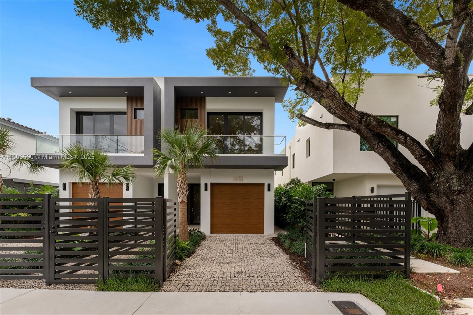 3069 Hibiscus St, Coconut Grove FL 33133