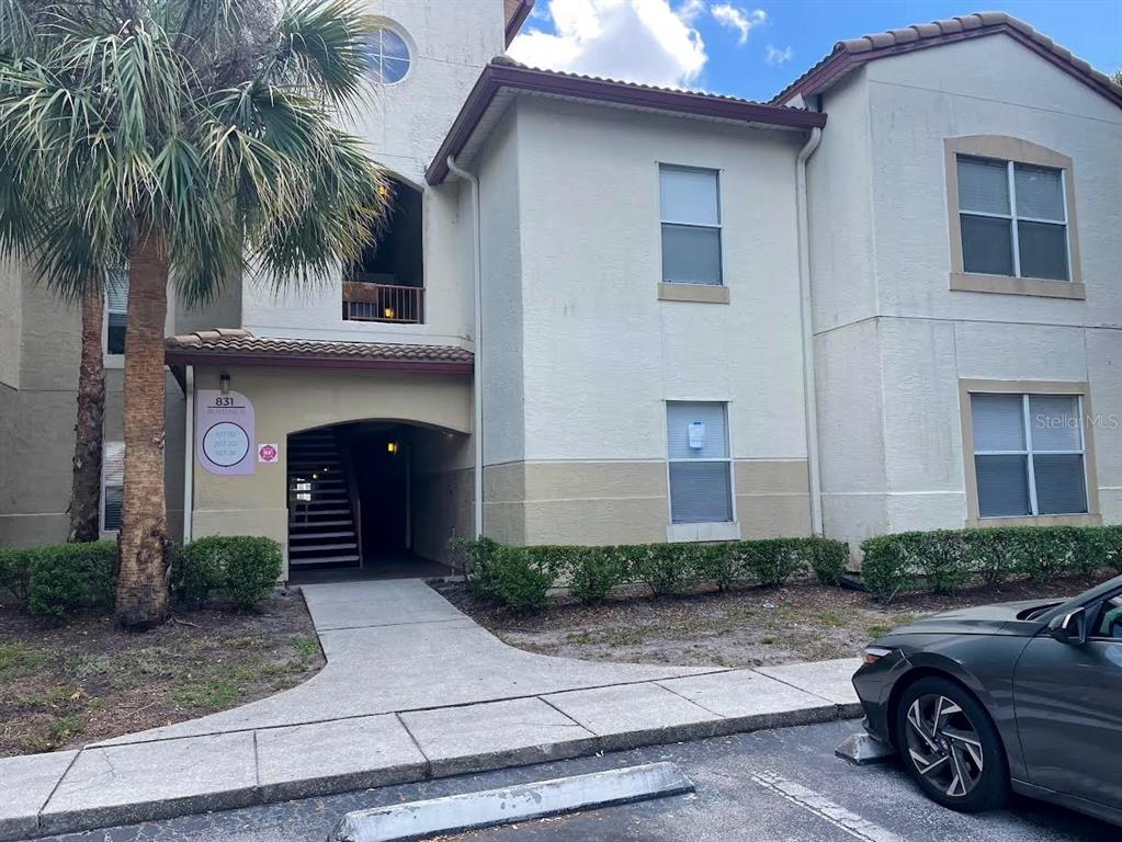 831 CAMARGO WAY UNIT 109