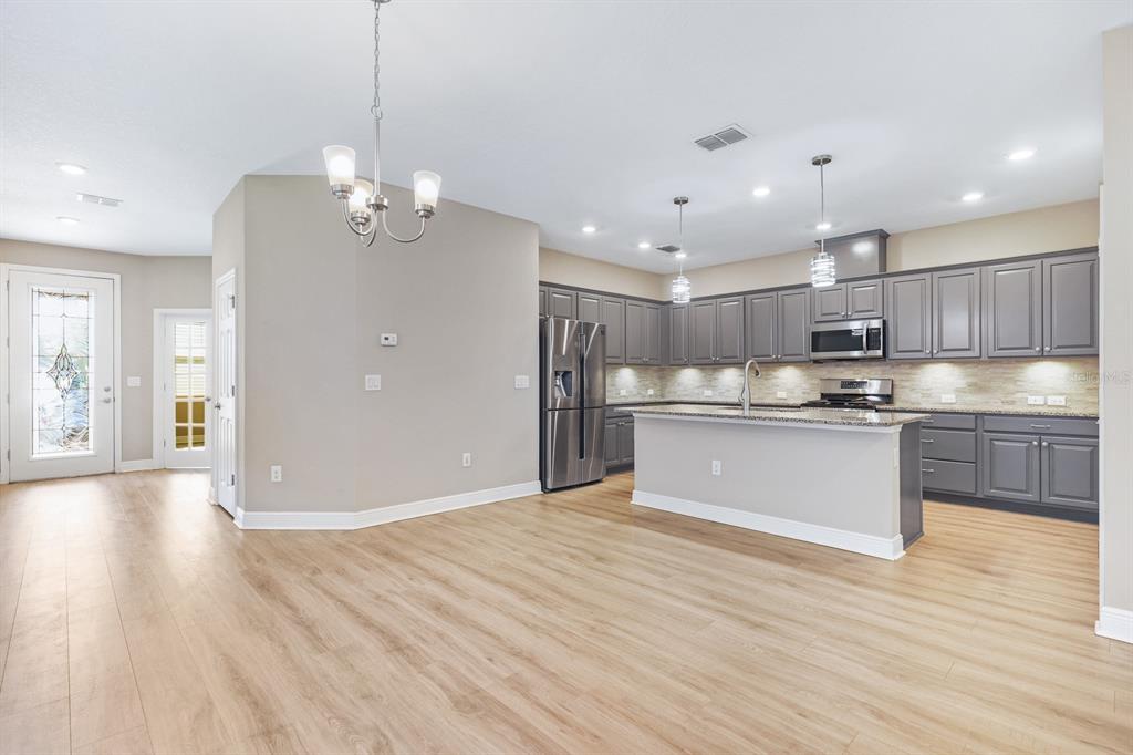 13892 KINGFISHER GLEN DRIVE, LITHIA, FL — photo 5 of 30