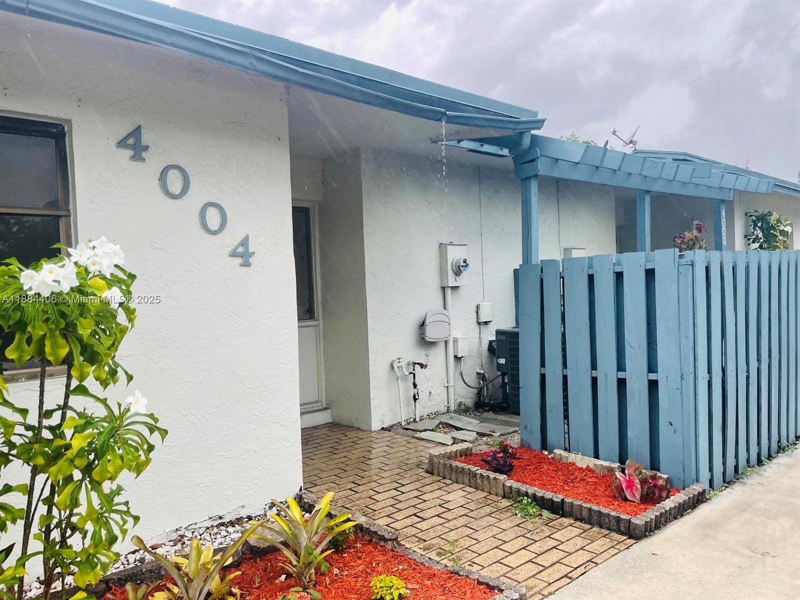 4004 SW 69 TER, Miramar FL 33023