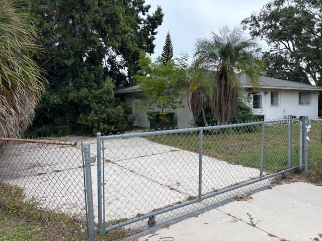 400 N TUTTLE AVENUE