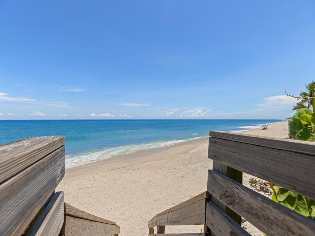 VERO BEACH, FL — photo 2 of 19