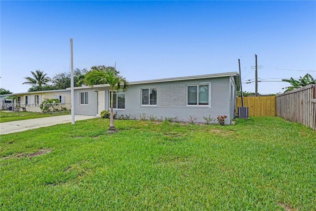 5701 SW 37th St, Davie FL 33314