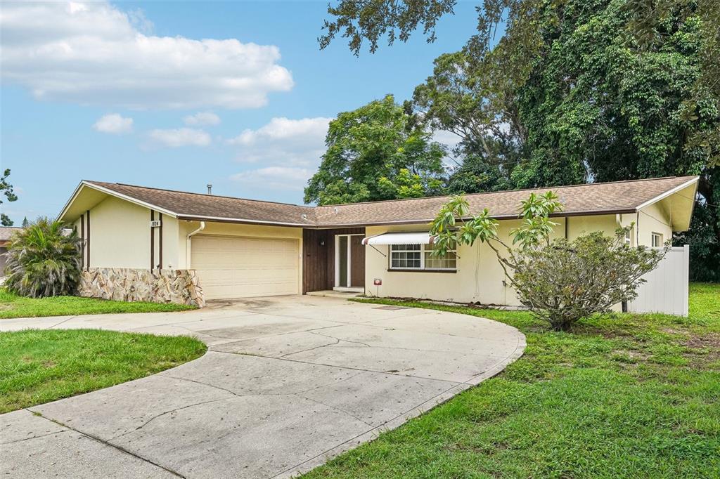 1824 NURSERY ROAD, CLEARWATER, FL — photo 2 of 5