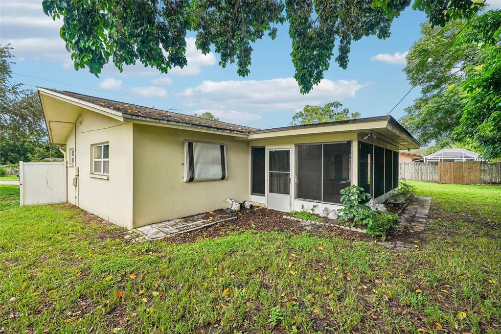 1824 NURSERY ROAD, CLEARWATER, FL — photo 4 of 5
