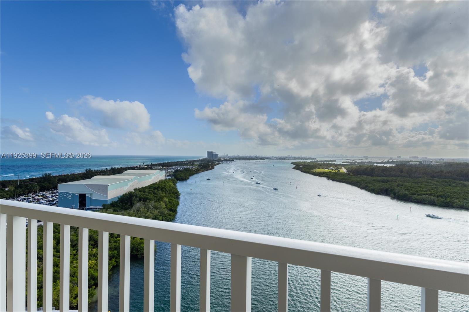 300 SE Bayview Dr # 2114, Sunny Isles Beach FL 33160