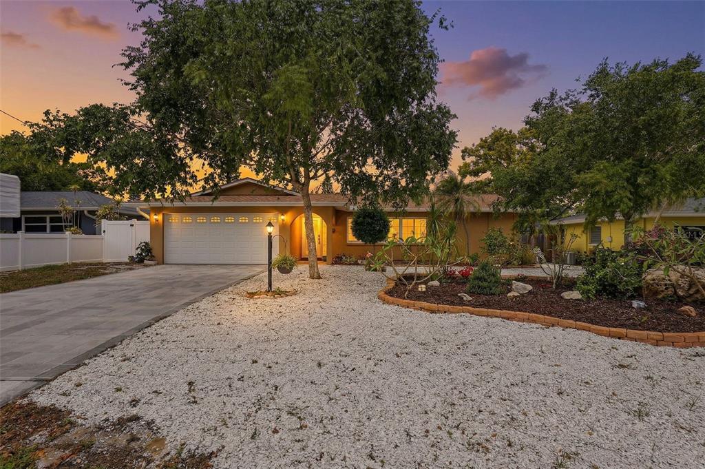 14649 BAY DRIVE