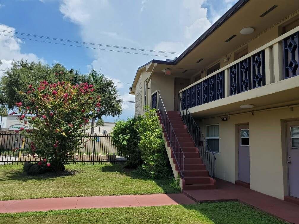 3901 SW 78th Ct # 221, Miami FL 33155