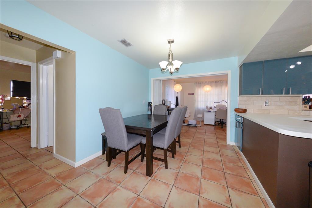 9215 KINGSTON ROAD, BRADENTON, FL — photo 4 of 30