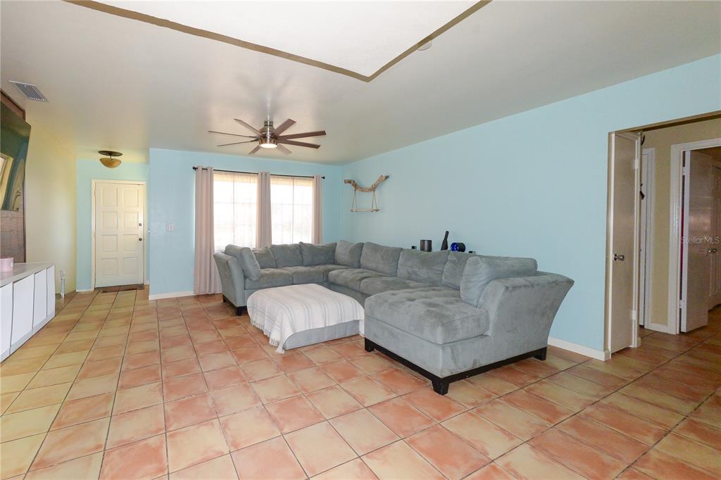 9215 KINGSTON ROAD, BRADENTON, FL — photo 5 of 30