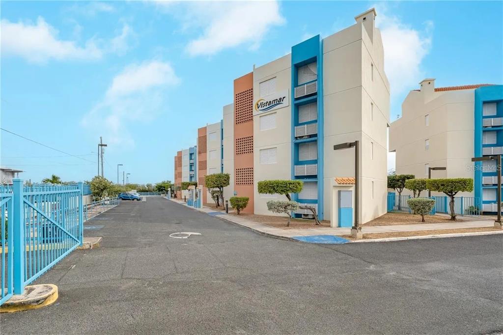 PR-301 CONDO. VISTAMAR EL COMBATE UNIT B-207