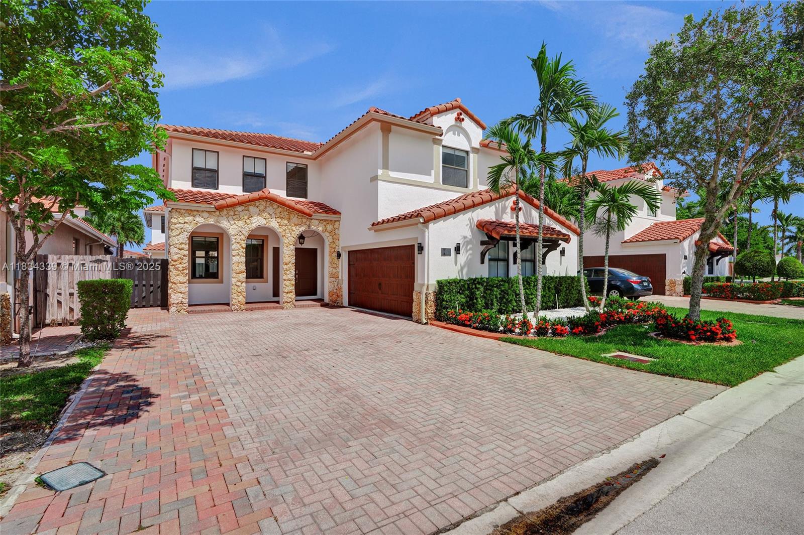 1007 NW 99th Ct, Miami FL 33172