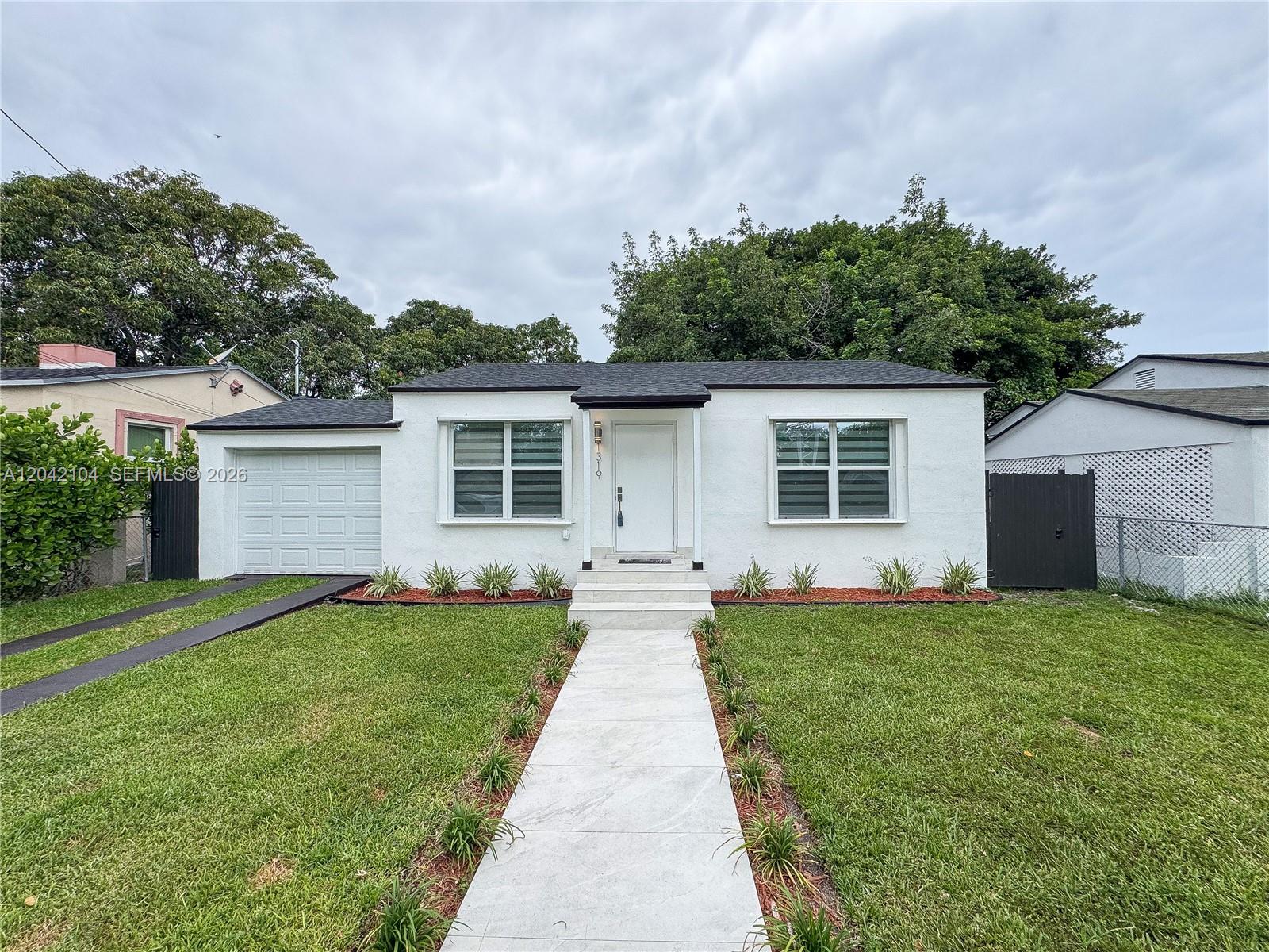 1319 NW 40th St, Miami FL 33142