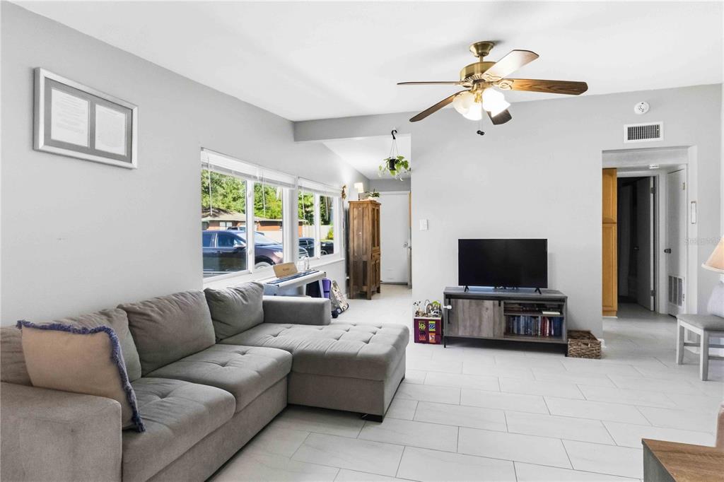 6601 13TH STREET N, ST PETERSBURG, FL — photo 3 of 29