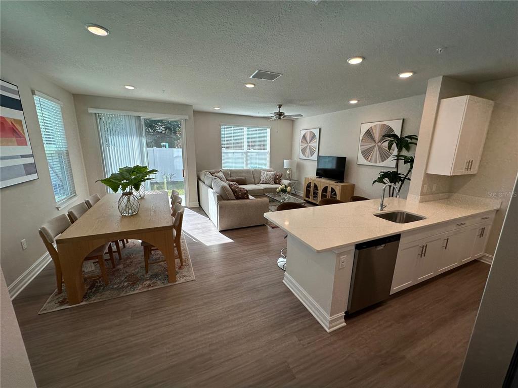 1147 E CAROLINE STREET, TAVARES, FL — photo 3 of 12