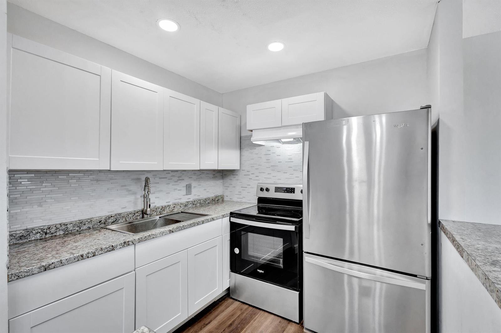 211 Sheffield I, West Palm Beach FL 33417