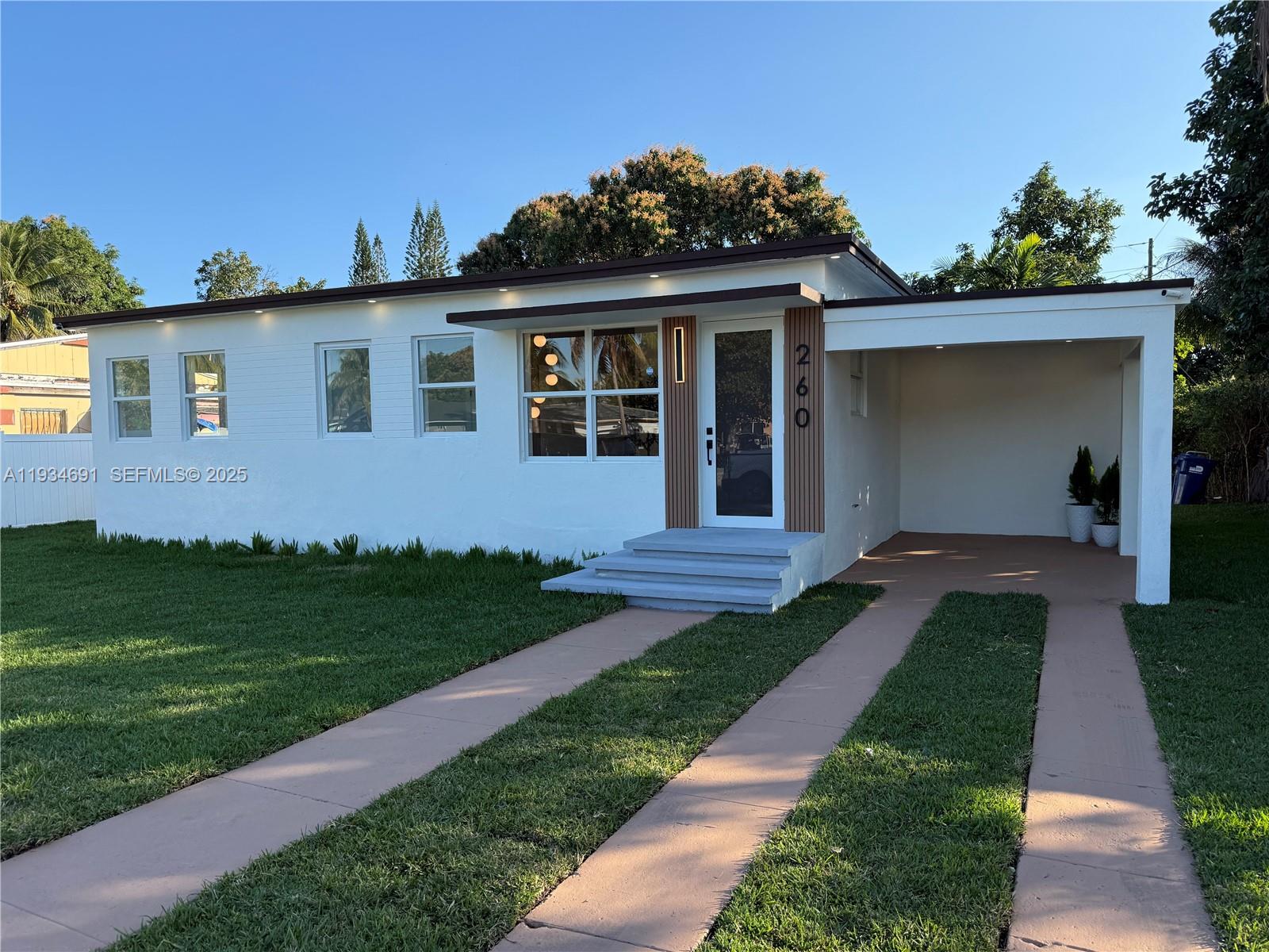 260 NW 119th St, Miami FL 33168